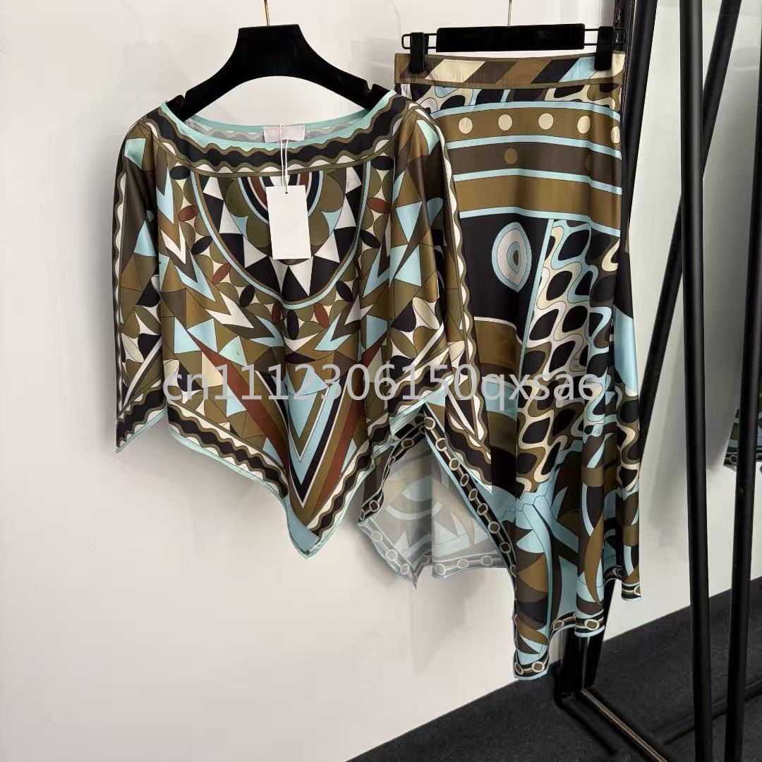 Streetwear Brand Designer - Luxury Design Women's Black Cloak Dress
